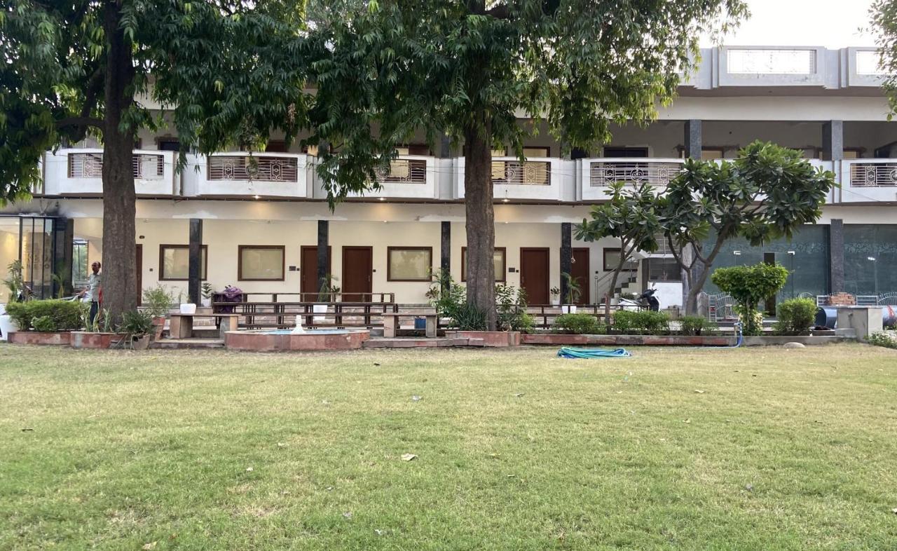 The Kedar Resort Mathura Luaran gambar