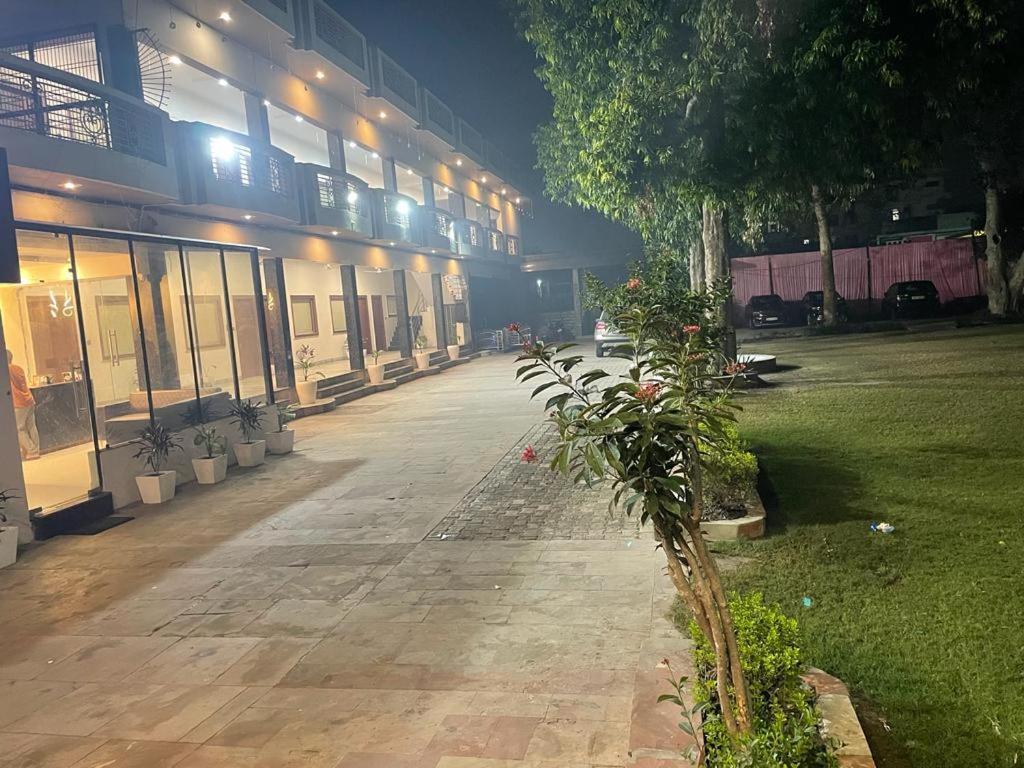 The Kedar Resort Mathura Luaran gambar